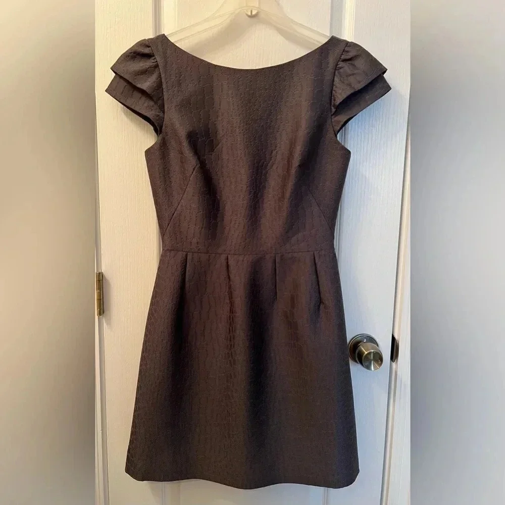 Grey Halston Heritage cap sleeve short cocktail wedding guest size 4.